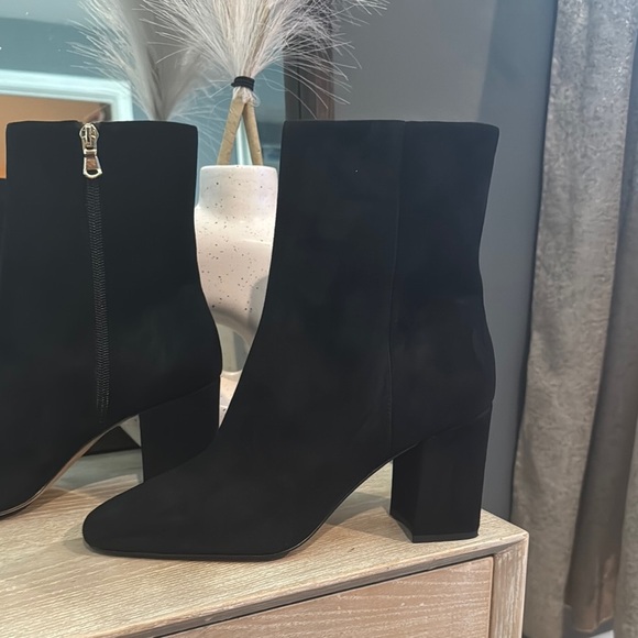 Ann Taylor Black Ankle Boots Sleek Design - Picture 2 of 7